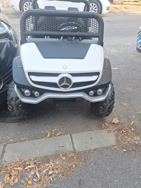 Masina electrica 4×4, 2 locuri pentru copii